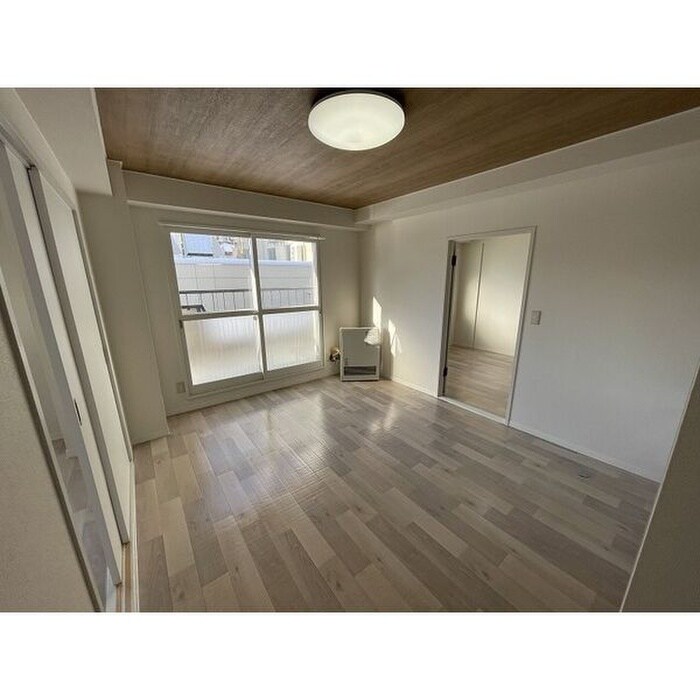 物件内観写真4　(居室)