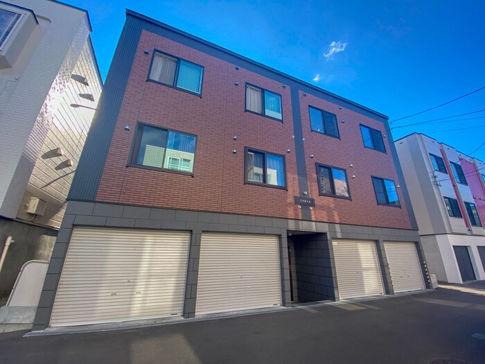 物件外観写真1　(外観写真)