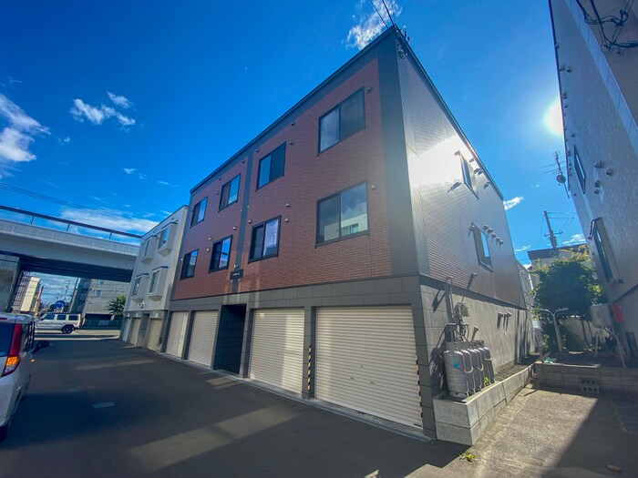 物件外観写真2　(外観写真)