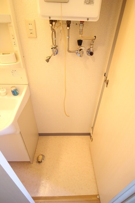 物件内観写真15　(洗濯機置場)