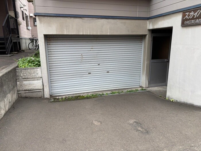 物件外観写真3　(駐車場)