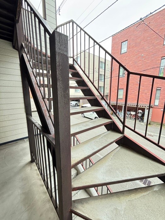 物件外観写真4　(エントランス部分)