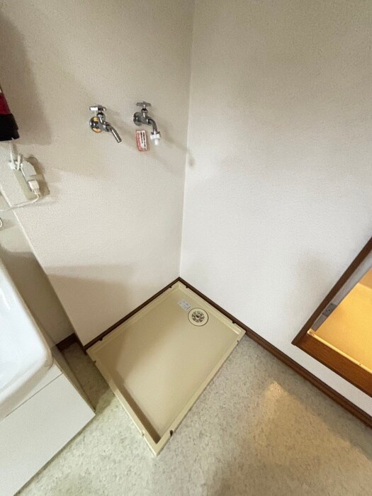 物件内観写真18　(洗濯機置場)