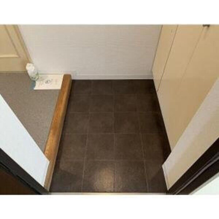 物件内観写真16　(玄関)