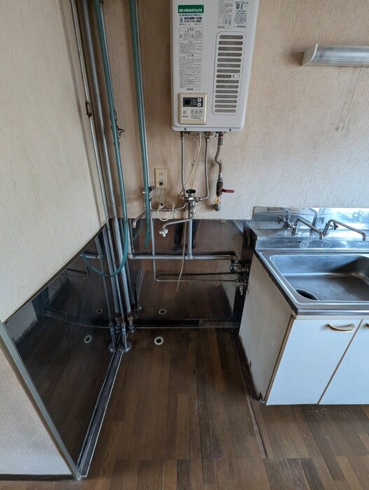 物件内観写真16　(洗濯機置場)