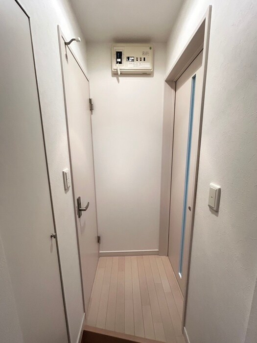 物件内観写真13　(玄関)