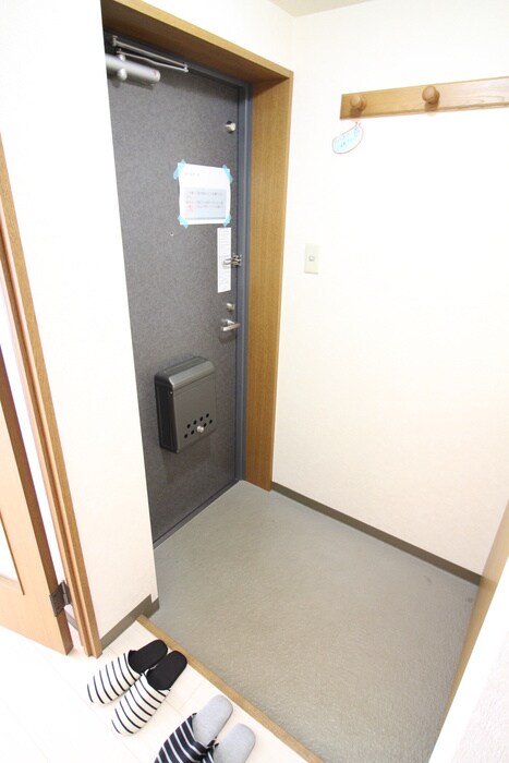 物件内観写真16　(玄関)