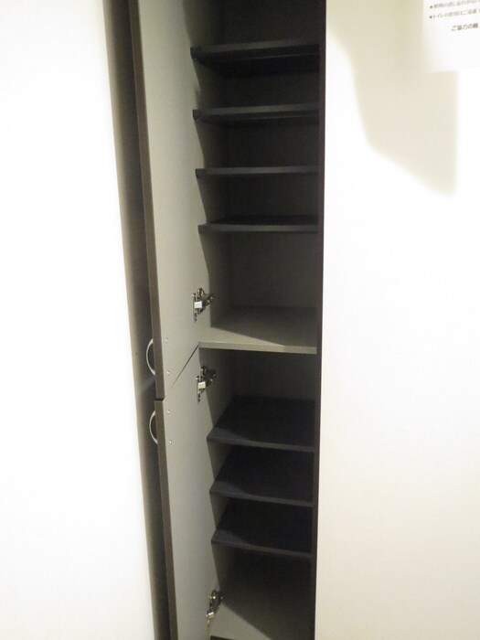 物件内観写真16　(靴箱)