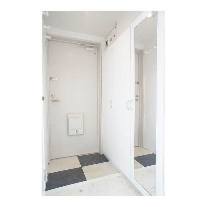 物件内観写真12　(玄関)