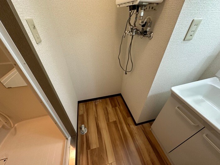 物件内観写真18　(洗濯機置場)