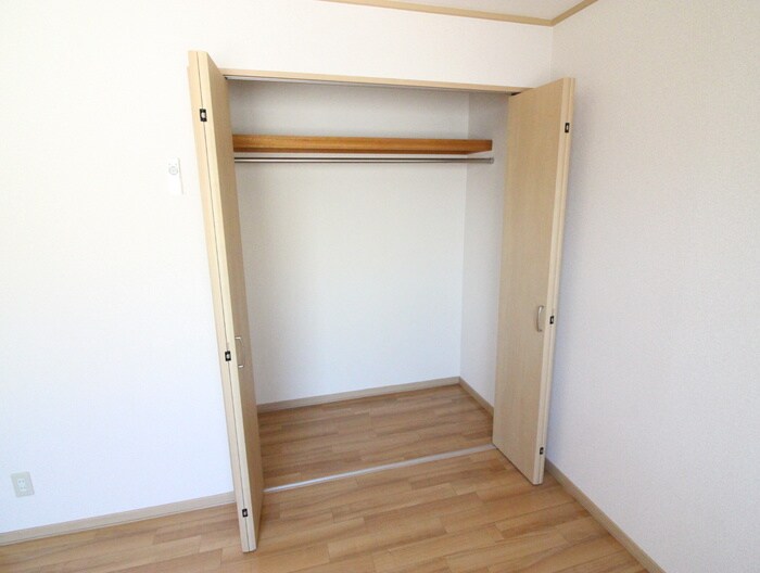 物件内観写真10　(収納)