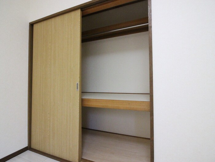 物件内観写真16　(収納)