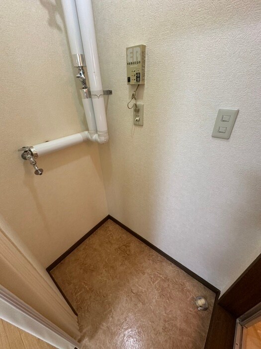 物件内観写真17　(洗濯機置場)