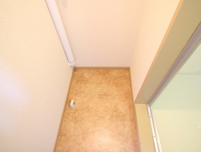 物件内観写真17　(洗濯機置場)