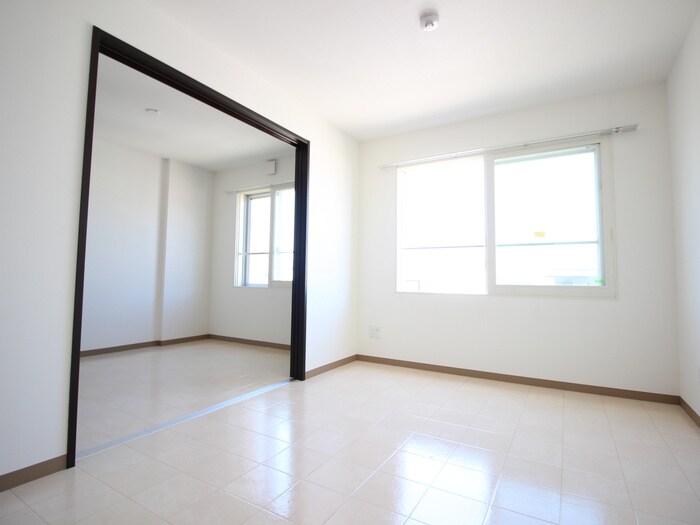 物件内観写真6　(居室)