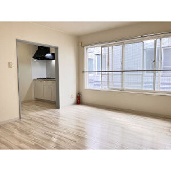 物件内観写真4　(居室)