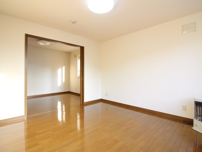 物件内観写真3　(居室)