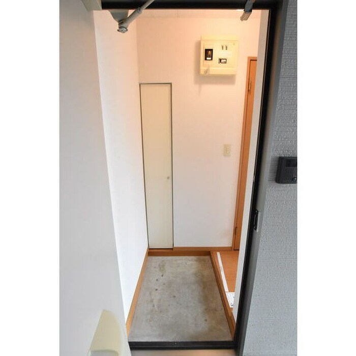 物件内観写真11　(玄関)