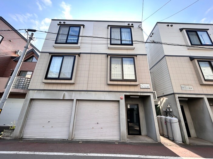 物件外観写真2　(外観写真)