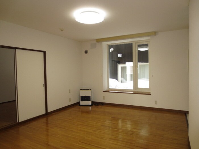 物件内観写真10　(内観写真)