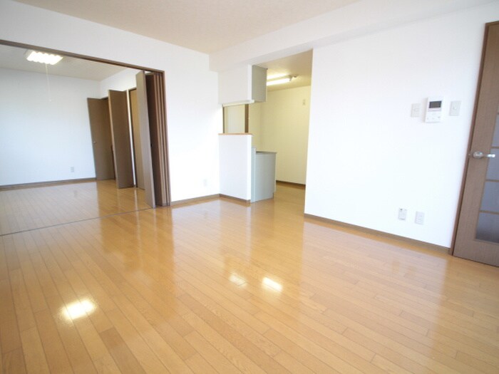 物件内観写真4　(居室)