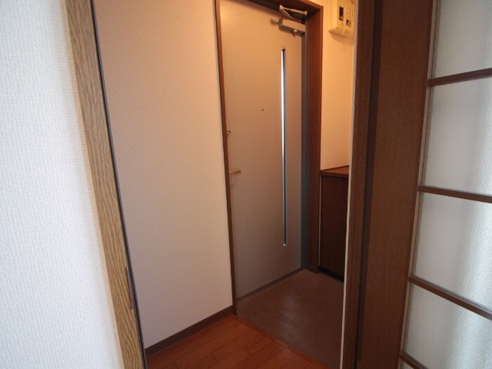 物件内観写真12　(玄関)