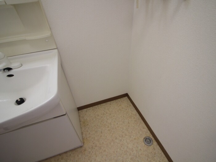 物件内観写真15　(洗濯機置場)