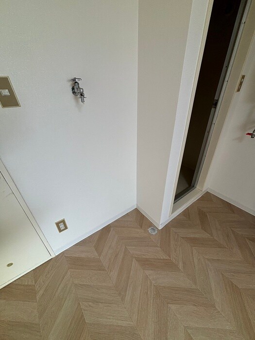 物件内観写真13　(洗濯機置場)