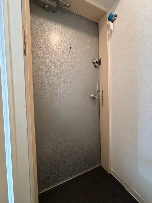 物件内観写真18　(玄関)
