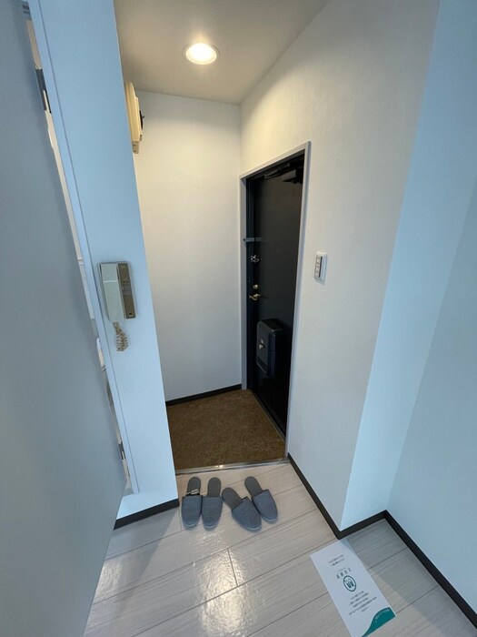 物件内観写真16　(玄関)