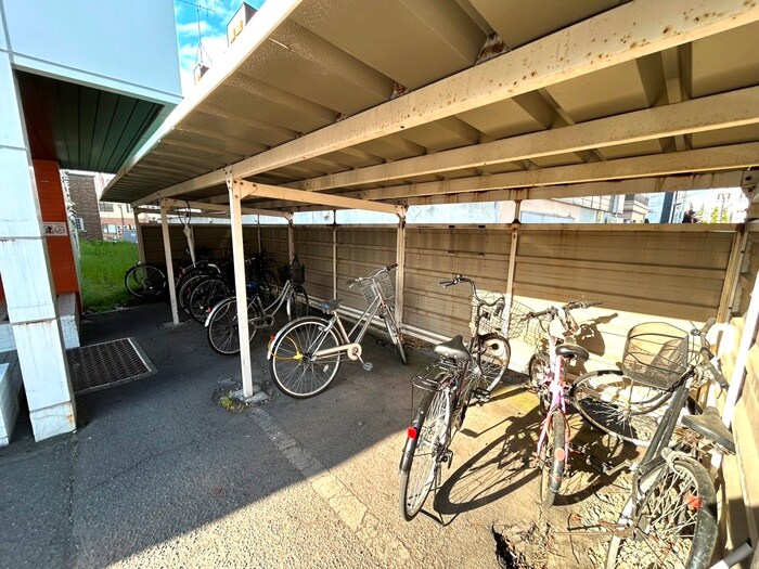 物件外観写真6　(駐輪場)