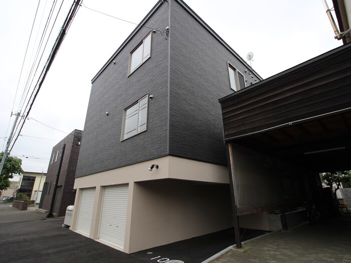 物件外観写真2　(外観写真)