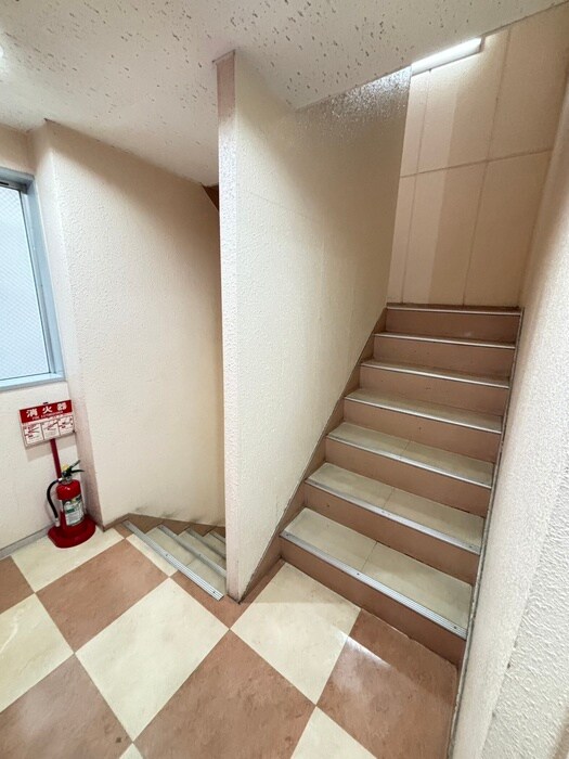 物件外観写真4　(エントランス部分)