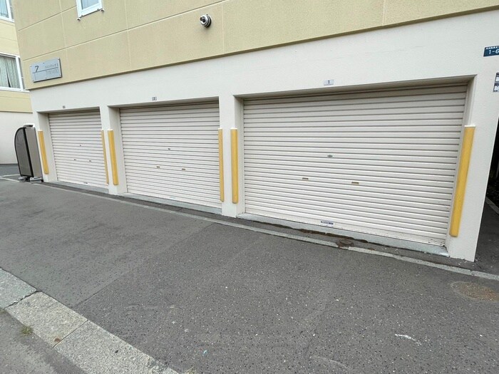 物件外観写真6　(駐車場)