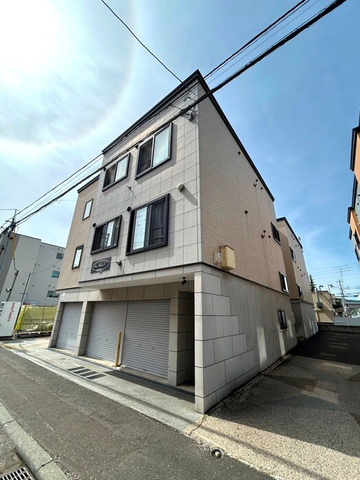 物件外観写真1　(外観写真)