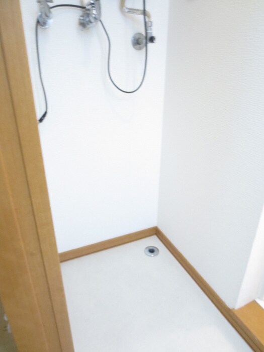 物件内観写真12　(洗濯機置場)