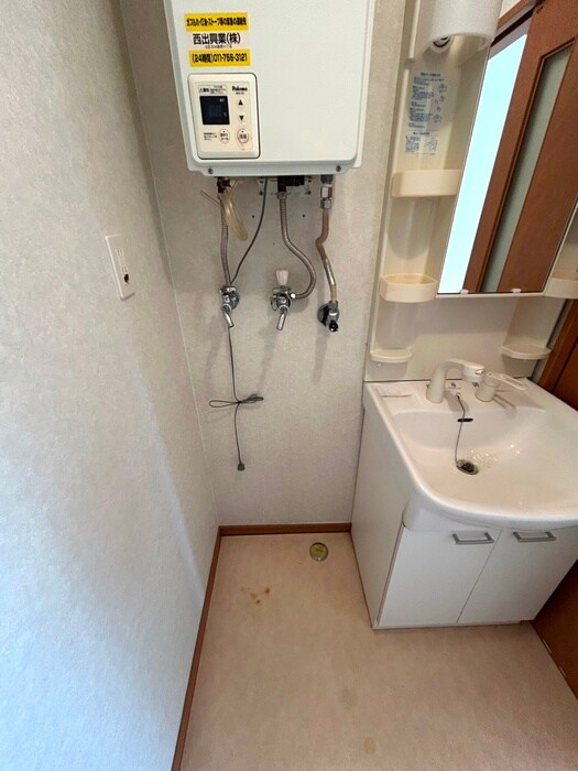 物件内観写真15　(洗濯機置場)