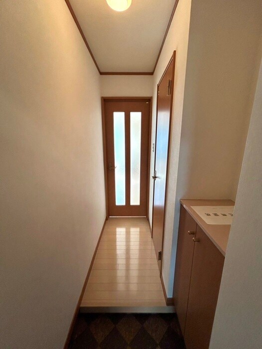 物件内観写真16　(玄関)