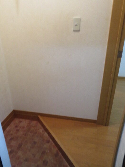 物件内観写真13　(玄関)