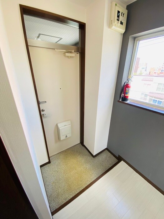 物件内観写真19　(玄関)