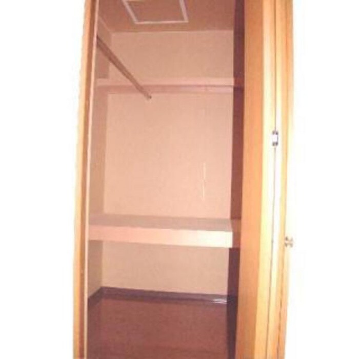 物件内観写真6　(収納)