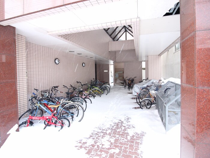 物件外観写真5　(駐輪場)