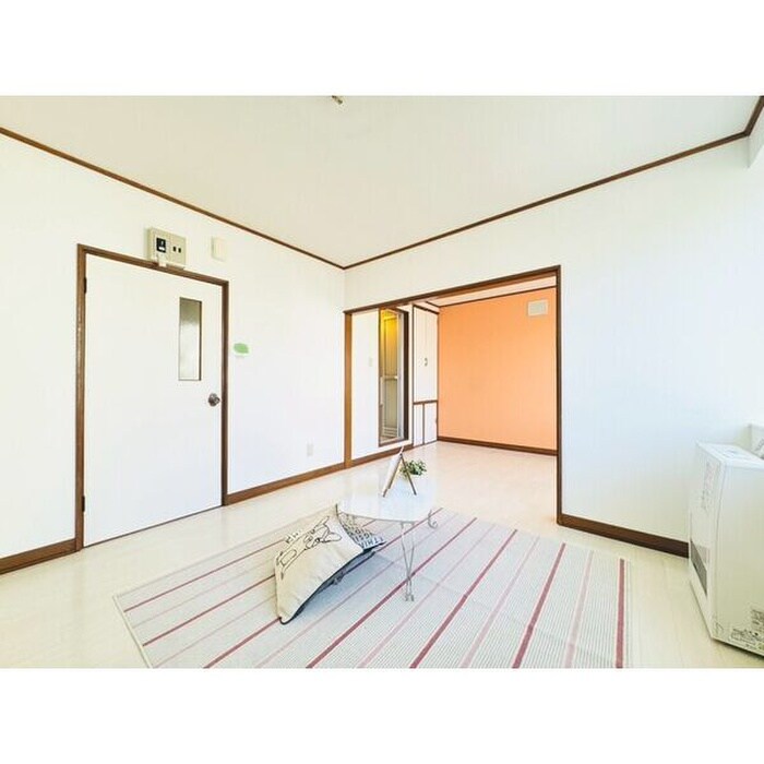 物件内観写真4　(居室)