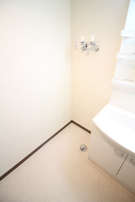 物件内観写真18　(洗濯機置場)