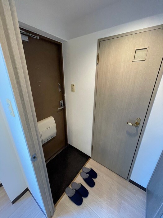 物件内観写真16　(玄関)