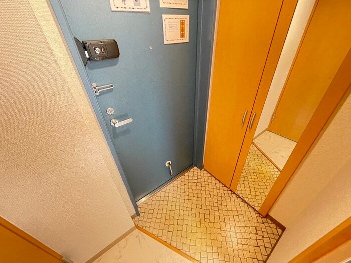 物件内観写真15　(玄関)