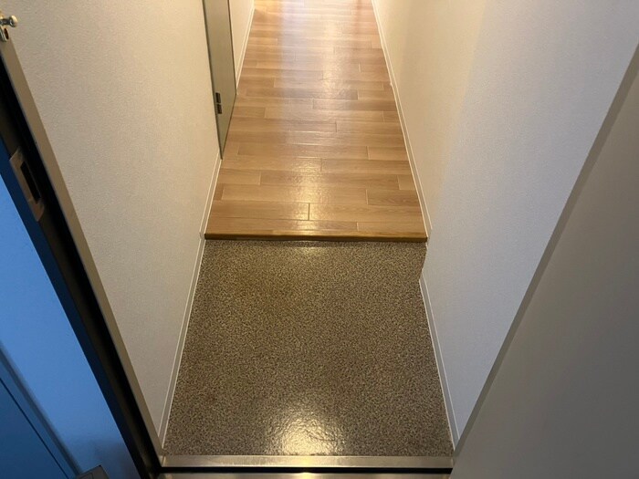 物件内観写真16　(玄関)