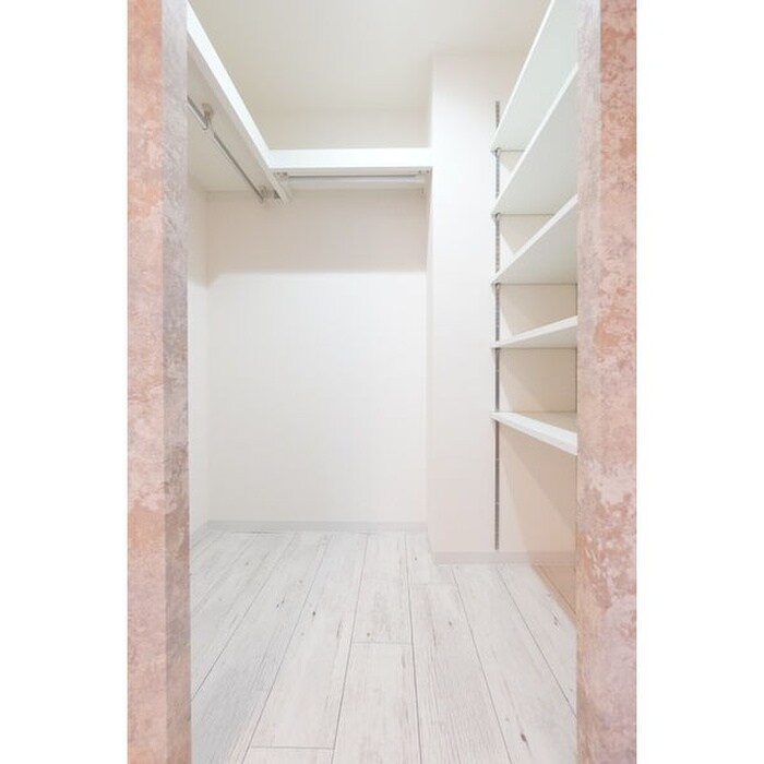 物件内観写真12　(収納)