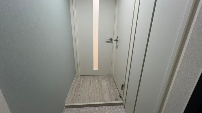 物件内観写真16　(玄関)