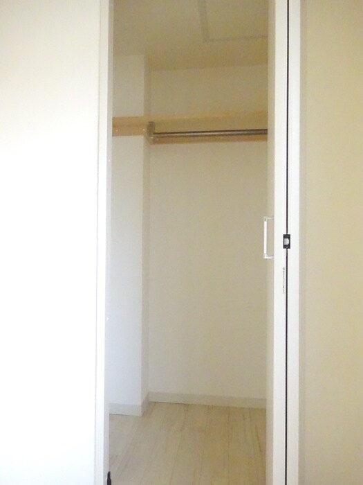 物件内観写真12　(収納)